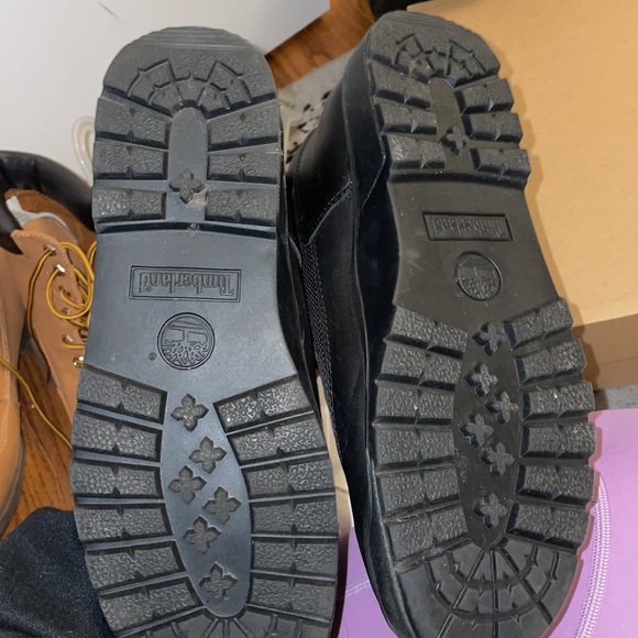 Black timbs - Picture 2 of 2